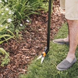 Tesoura de Relva Servo-system GS46 FISKARS